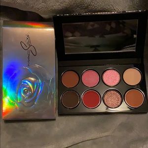 MAC x Selena la Reina Eyeshadow Palette